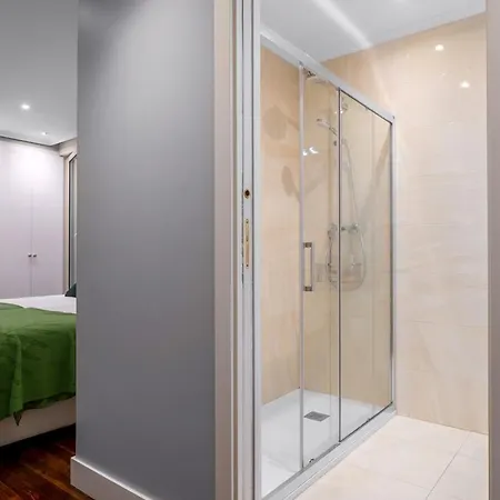 100m Playa Concha 4 Parking A 1 Calle * Saint-Sébastien