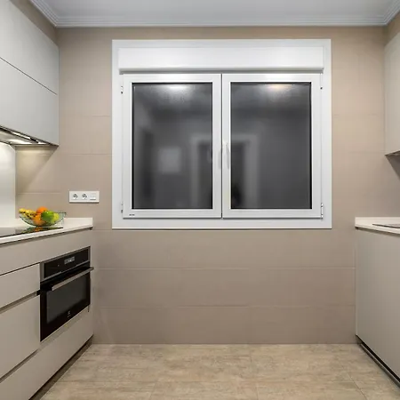 100m Playa Concha 4 Parking A 1 Calle Apartment