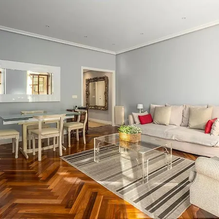 100m Playa Concha 4 Parking A 1 Calle *