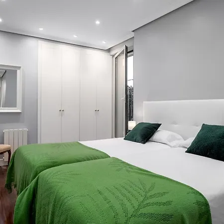 100m Playa Concha 4 Parking A 1 Calle Lejlighed